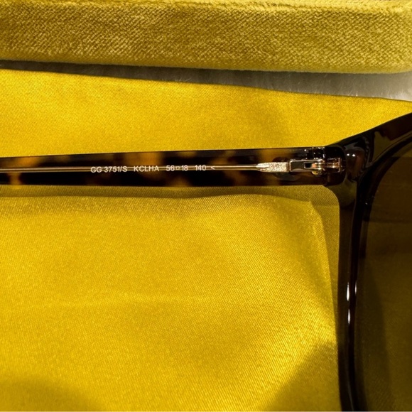 GUCCI Tortoise Shell Sunglasses - Picture 9 of 15